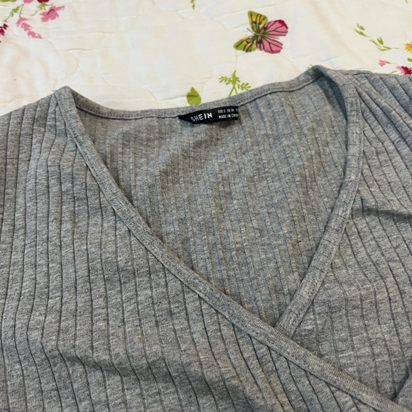 Gray Ribbed Wrap Top - Picture 3 of 4